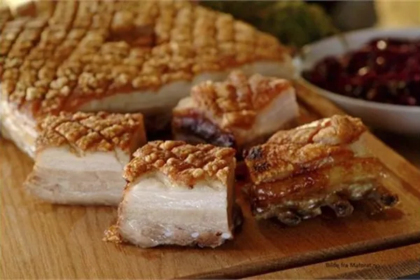 RIBBE STEKT BIT SØRLANDSKJØTT RIBBE STEKT BIT SØRLANDSKJØTT