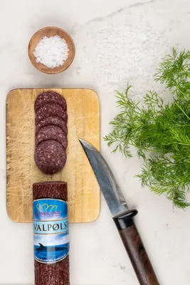 HVALPØLSE 300G SVINDLAND HVALPØLSE 300G SVINDLAND