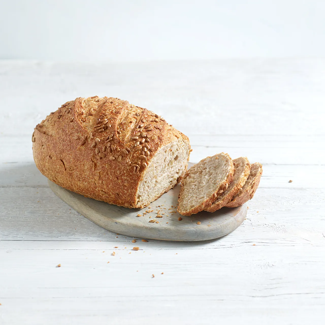HÅNDLAGD GROVT SOLSIKKEBRØD 830G