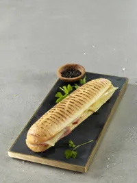 PANINI MED OST OG SKINKE 180G