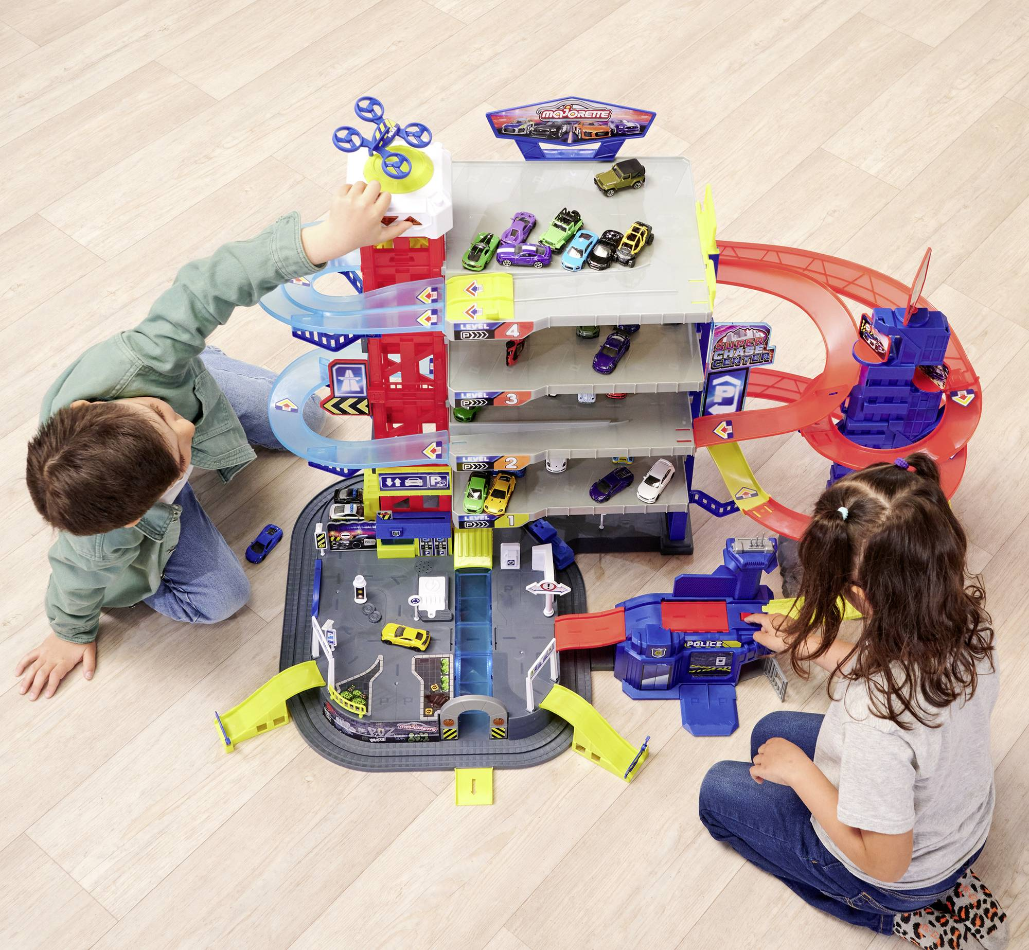 مركز المطاردة بمسارات