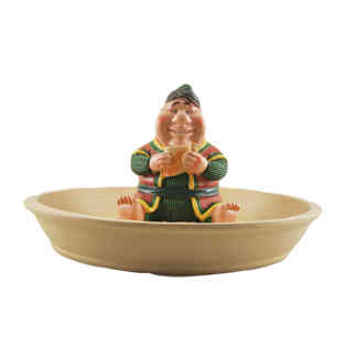 فنانيس - شخصية السمين المحبوب على صحن