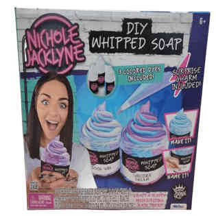 وي كوول - نيكول جاكلين (صابون مخفوق / أظافر)