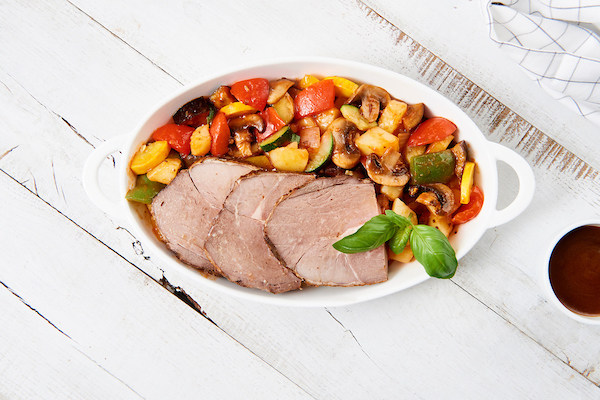 Gekonfijte lamsbout, ratatouille groenten