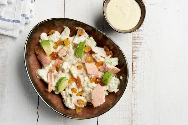 Gerookte forelsalade met avocado