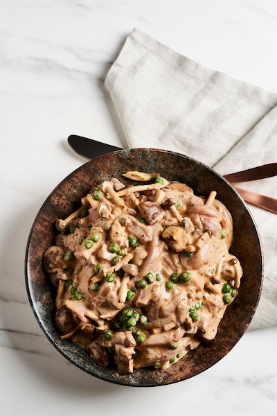 Kippengyros met beukenzwammen en grotchampignons