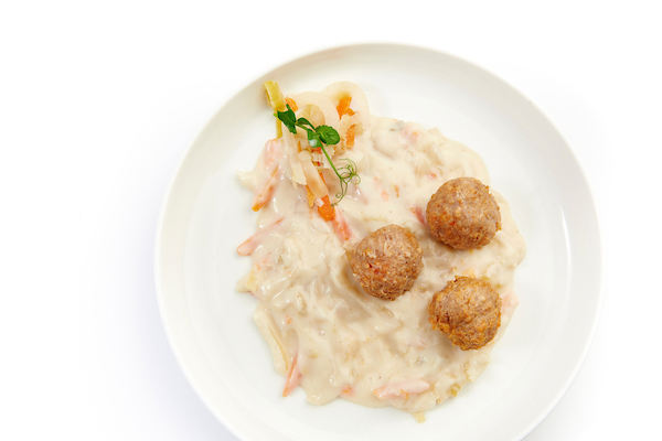 Kippengehaktballetjes met suprêmesaus