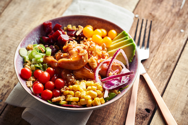 Poké bowl met taboule & kippenblokjes