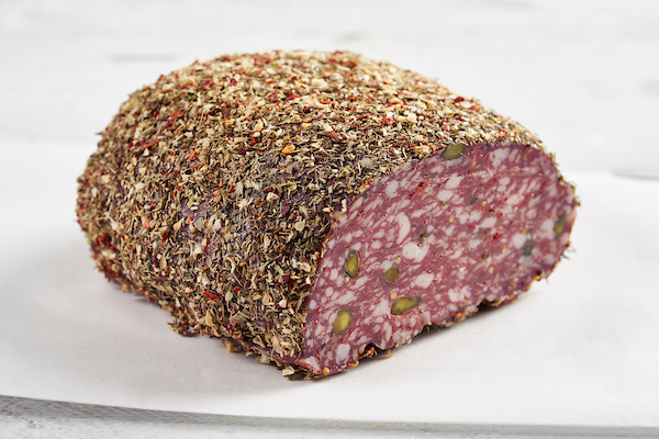 Salami broodje met kruiden