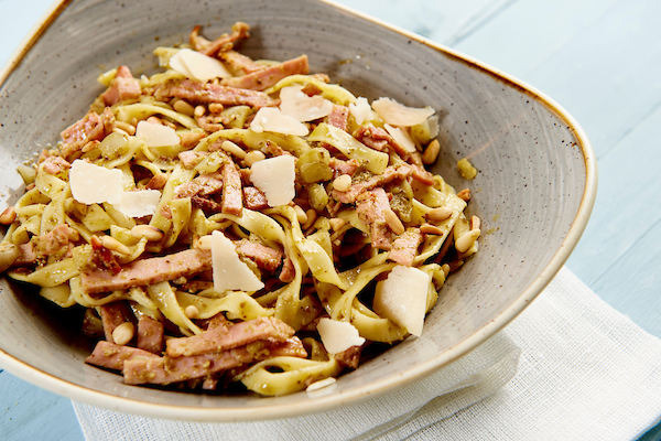 WBS- Tagliatellemetpestoenham cubes