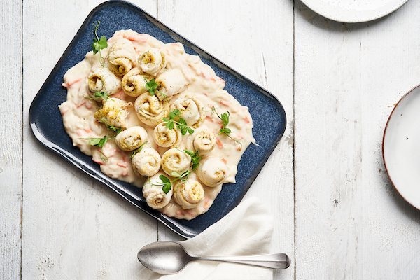 Tongrolletjes in suprêmesaus