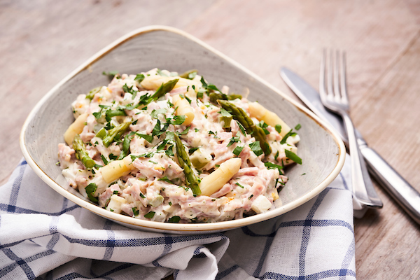 Asperge hamsalade