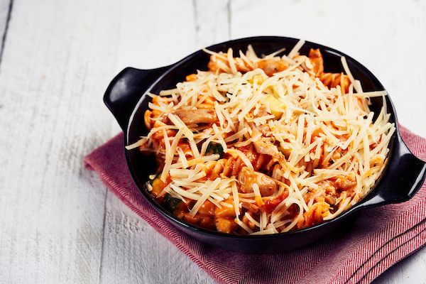 Gegratineerde pasta met kip