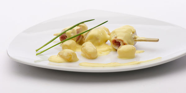 Tongrolletjes met spek in sauce Veronique