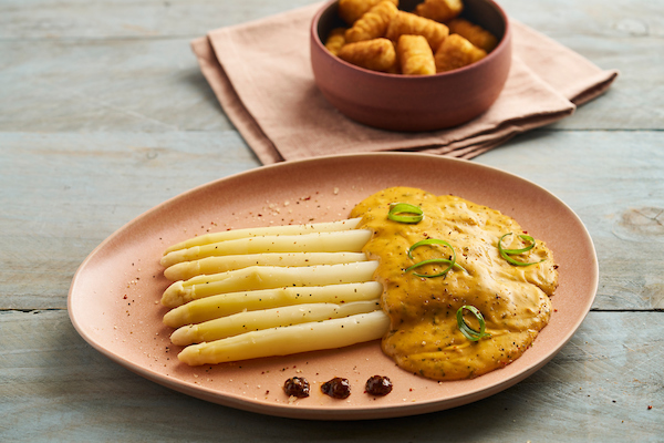 Asperges met Hollandaisesaus op Italiaanse wijze