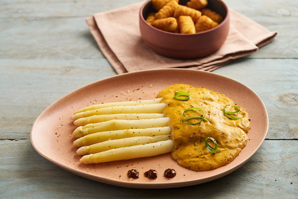 Asperges met Hollandaisesaus op Italiaanse wijze